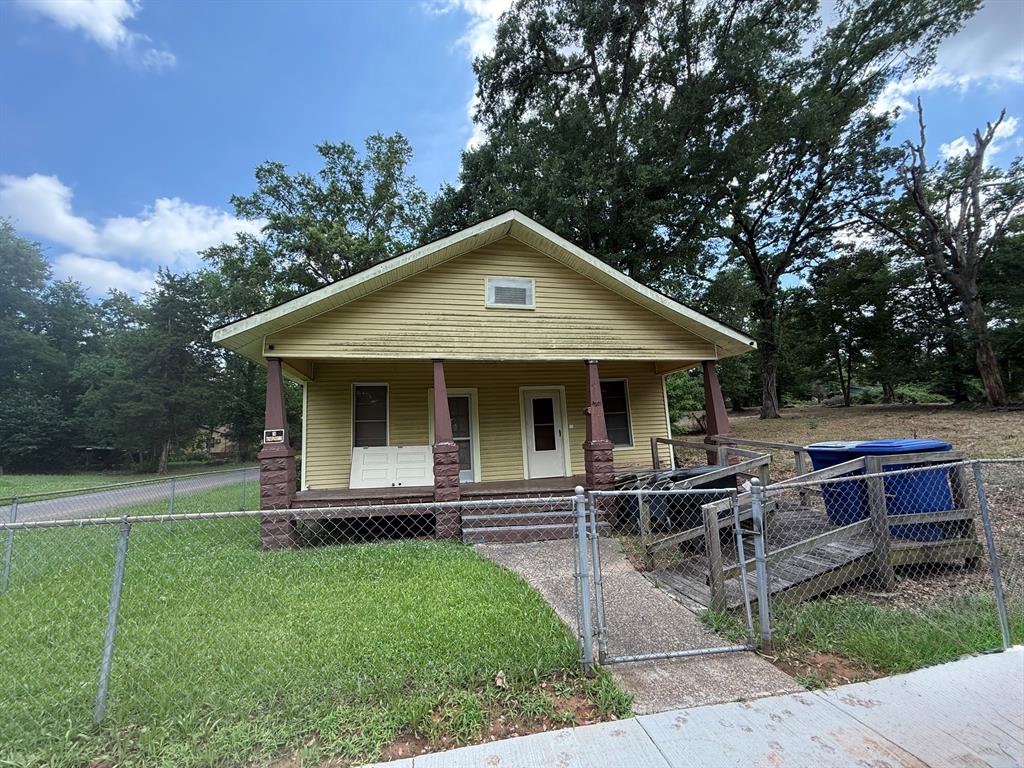 3001 Hardy Property Photo 4
