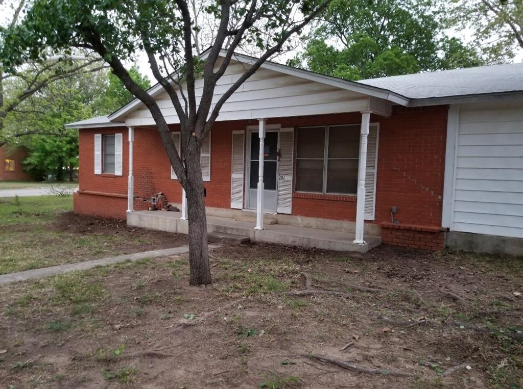 201 Hillcrest Drive Property Photo 2