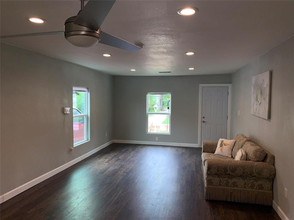 2310 Dathe Street Property Photo 4