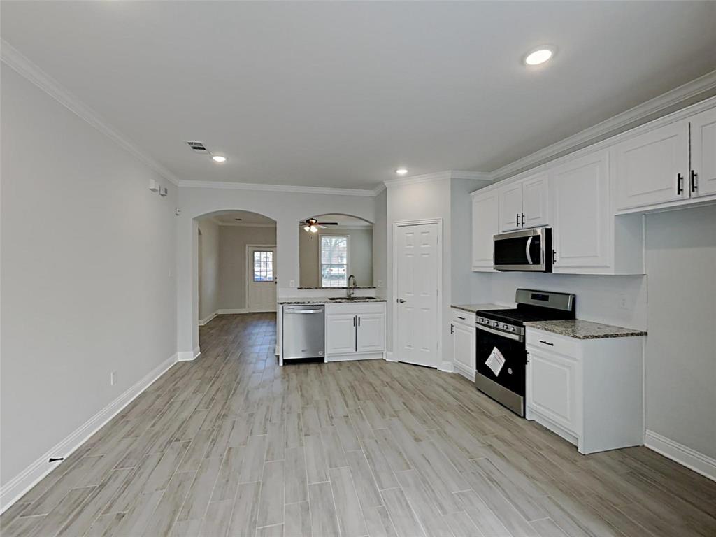 1032 E Leuda Street Property Photo 4