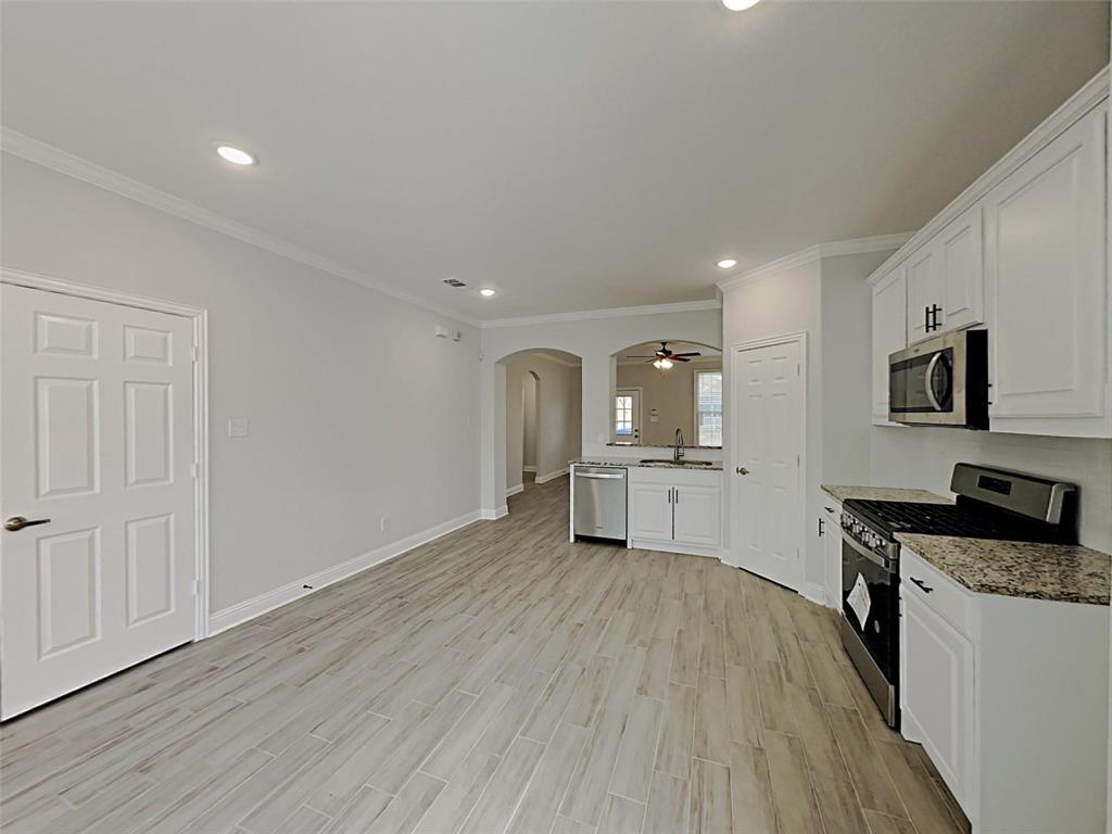 1032 E Leuda Street Property Photo 5