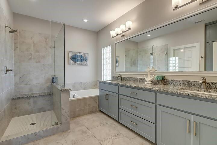 6501 Villa Castellon Drive Property Photo 5