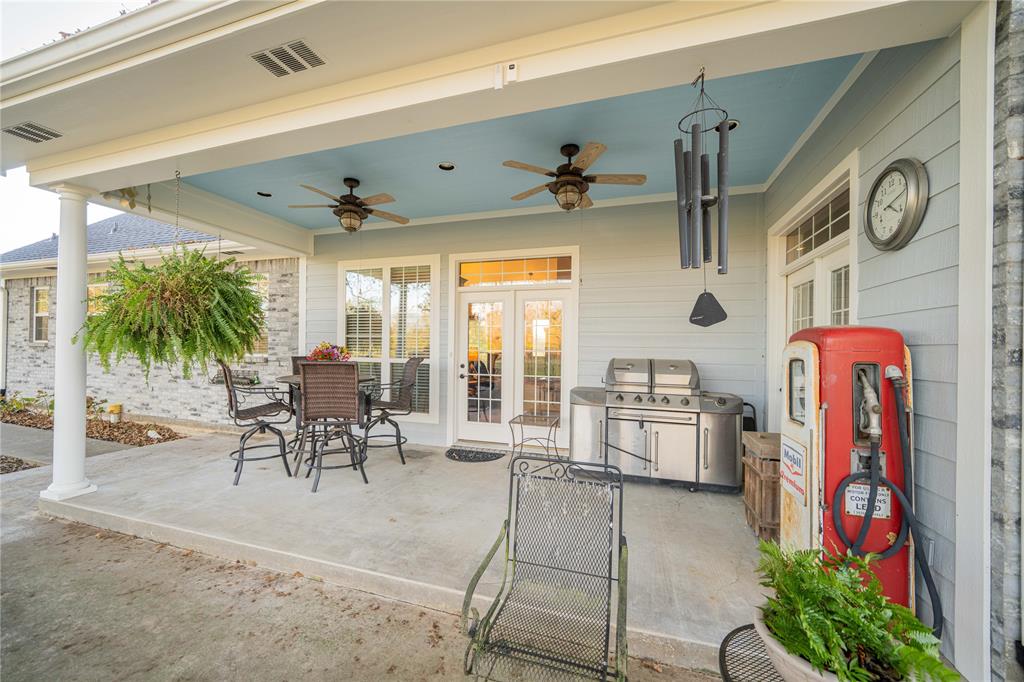 1032 W Fm 900 Property Photo 4