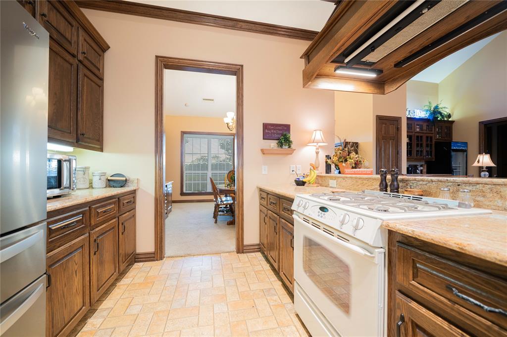 1032 W Fm 900 Property Photo 14