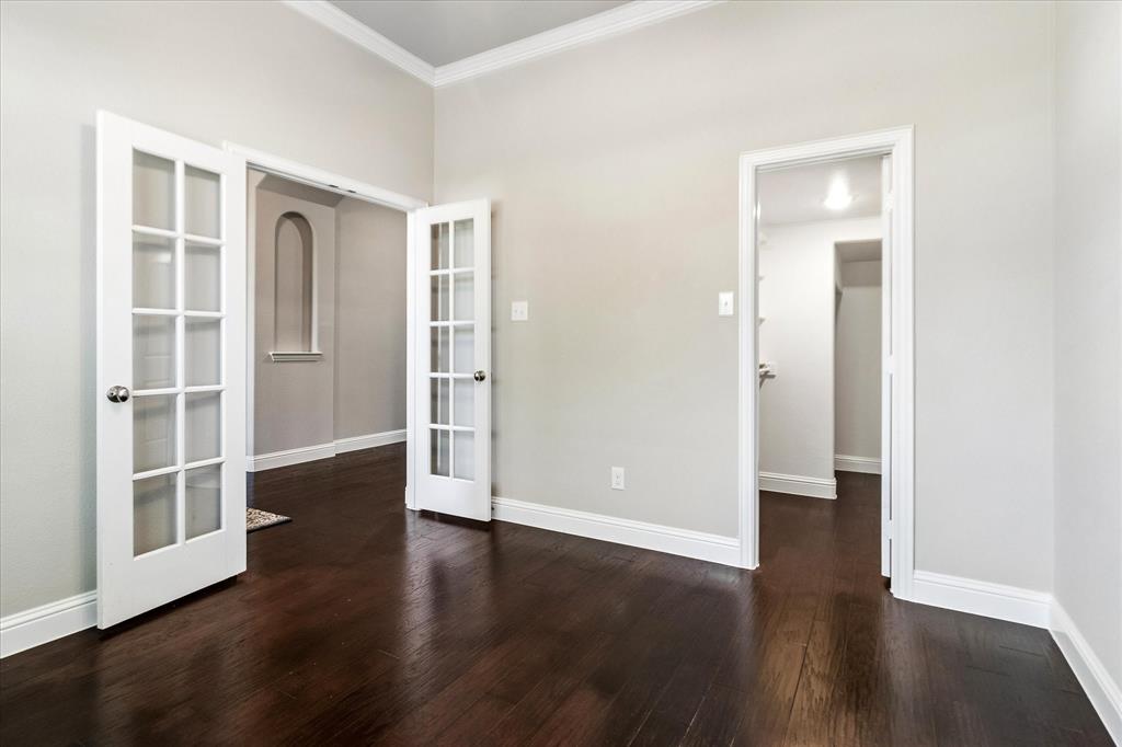 1742 Amalfi Drive Property Photo 4