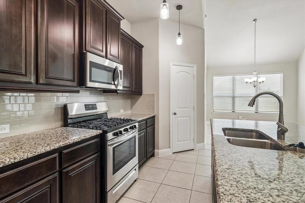 1742 Amalfi Drive Property Photo 10