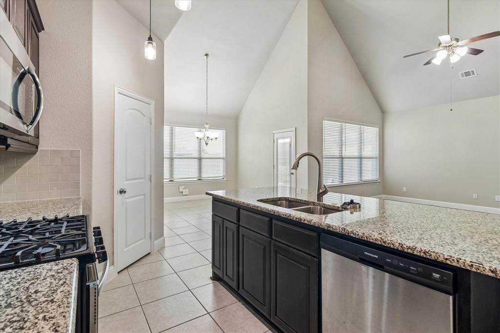 1742 Amalfi Drive Property Photo 11