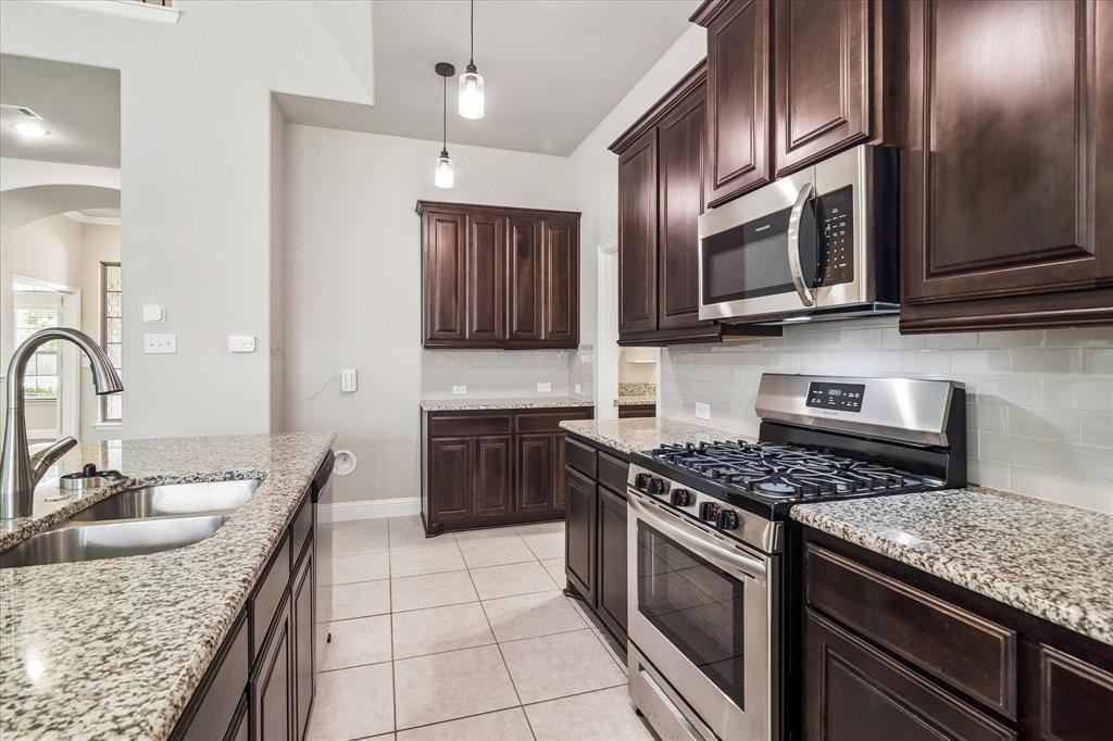 1742 Amalfi Drive Property Photo 12