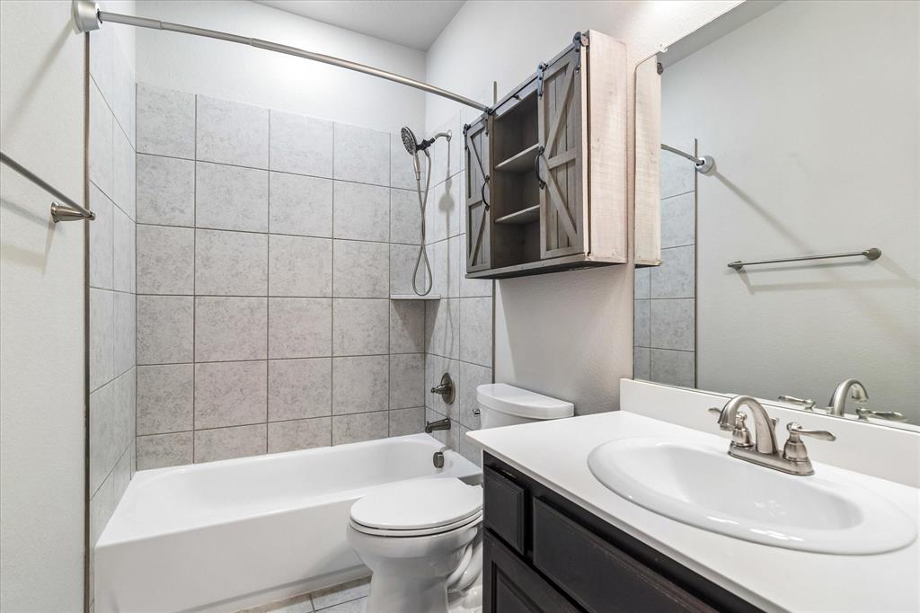 1742 Amalfi Drive Property Photo 24
