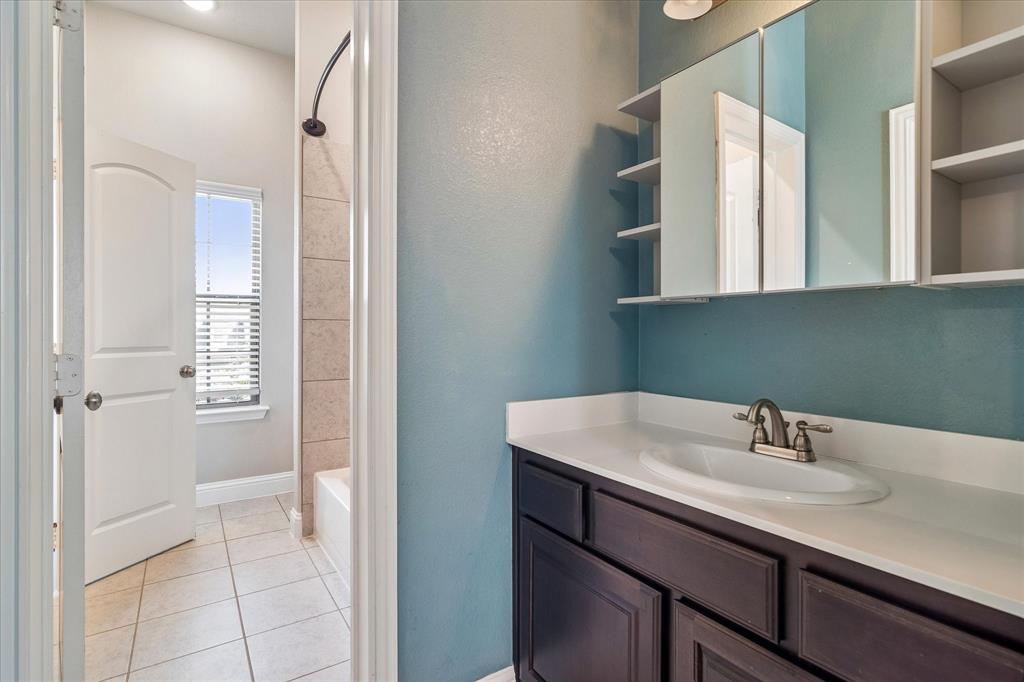 1742 Amalfi Drive Property Photo 25