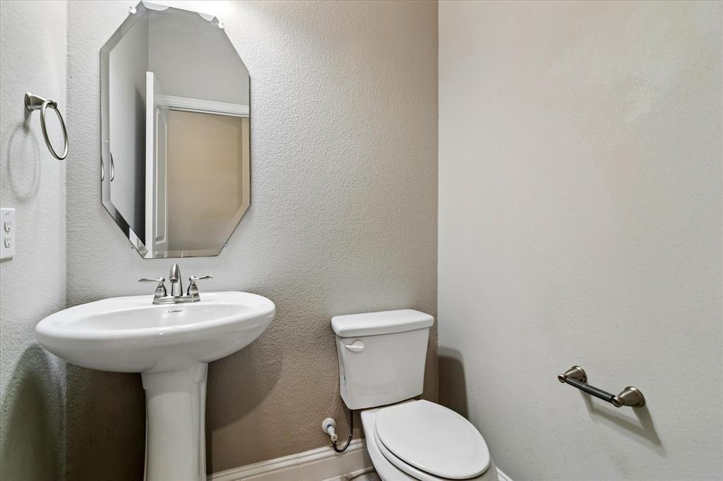 1742 Amalfi Drive Property Photo 26