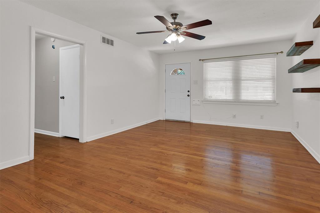 2209 Costa Mesa Drive Property Photo 6