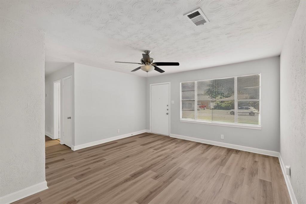 5573 Burton Avenue Property Photo 6