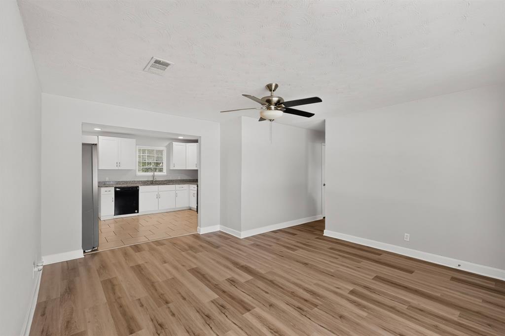 5573 Burton Avenue Property Photo 8