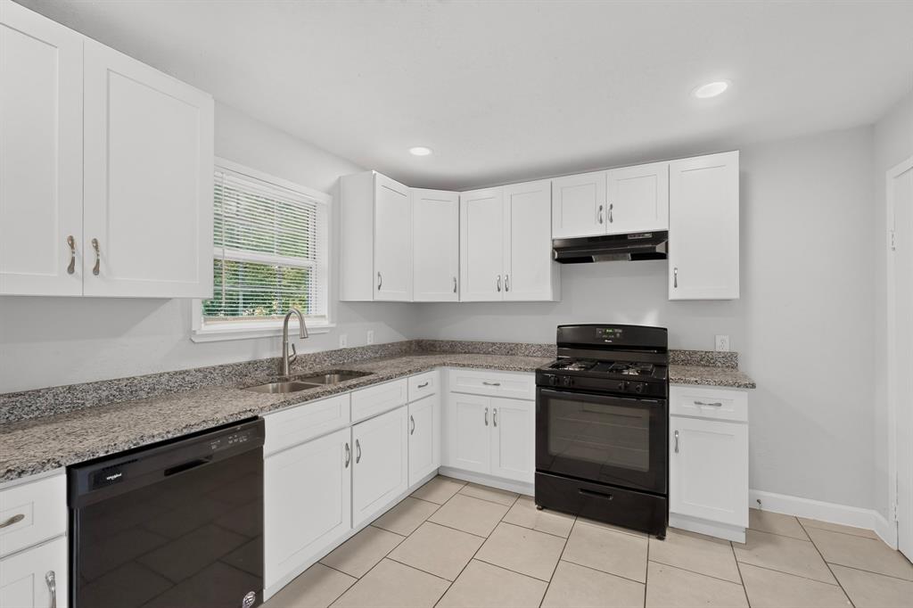 5573 Burton Avenue Property Photo 10