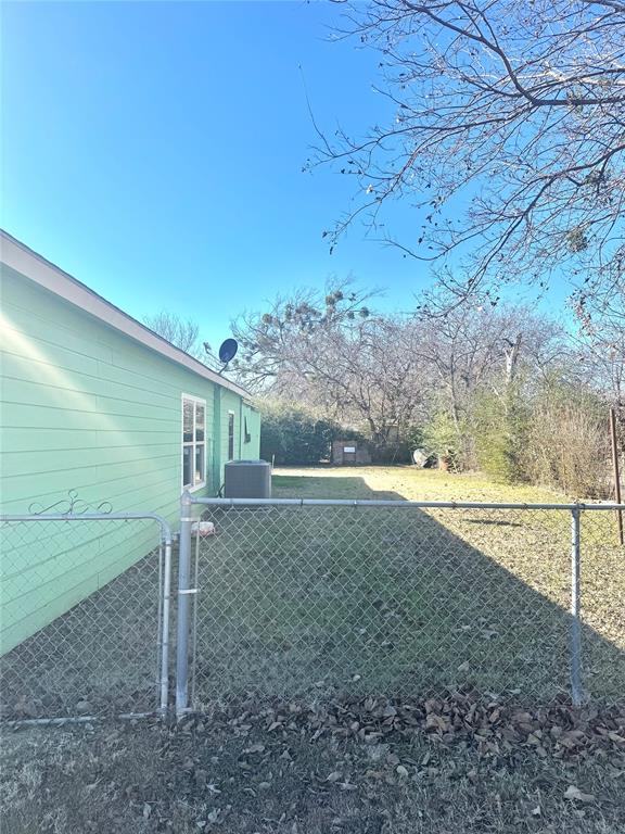 238 S 8th Street Property Photo 3