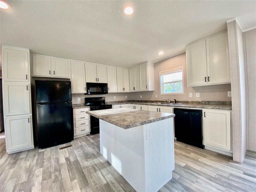 903 SW 24th Street Property Photo 1
