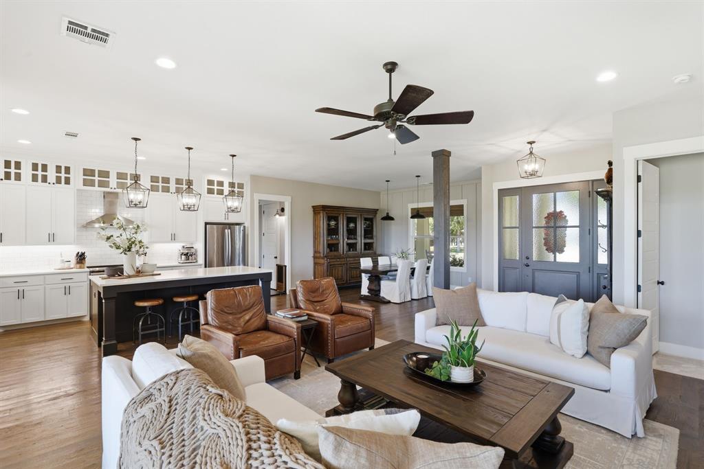 533 S Sugartree Drive Property Photo 8