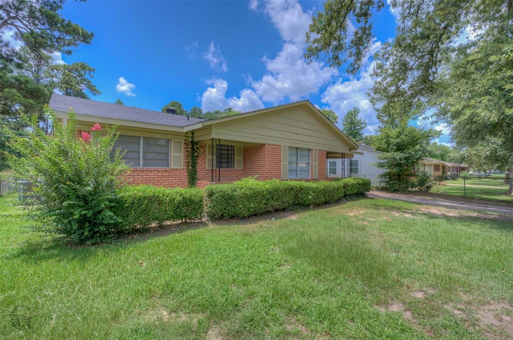3413 Fernwood Lane Property Photo 2