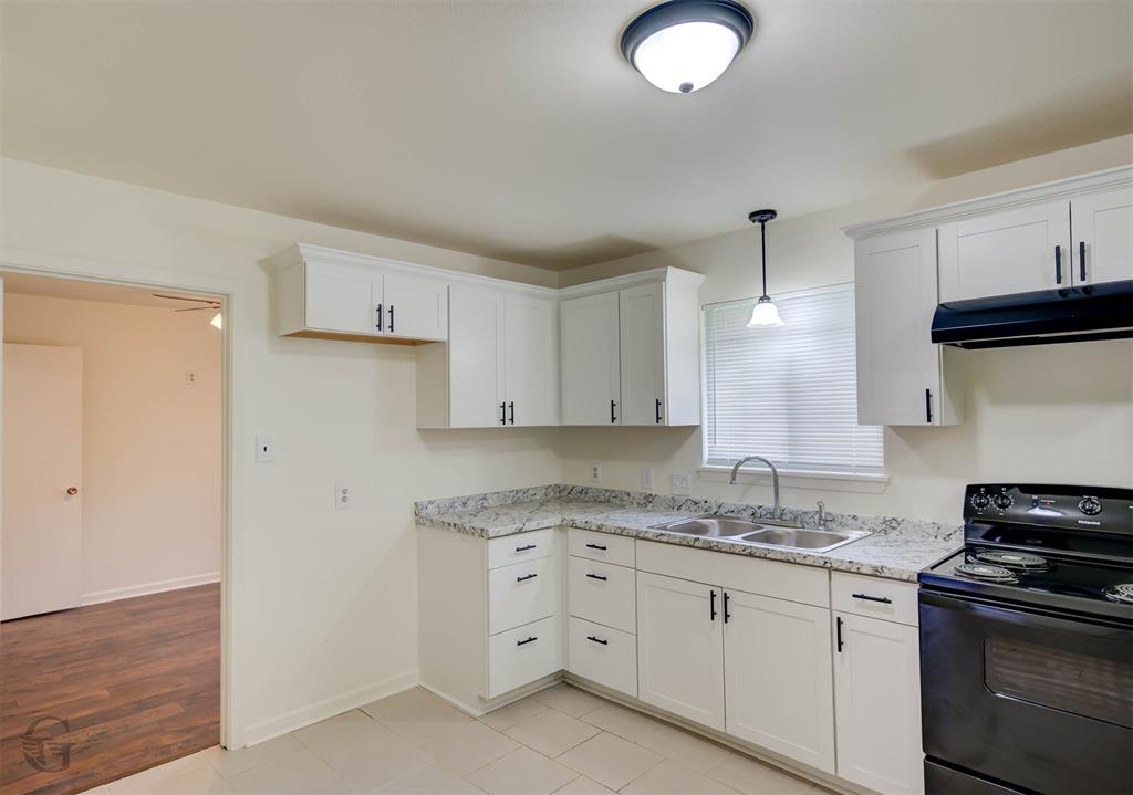 3413 Fernwood Lane Property Photo 5