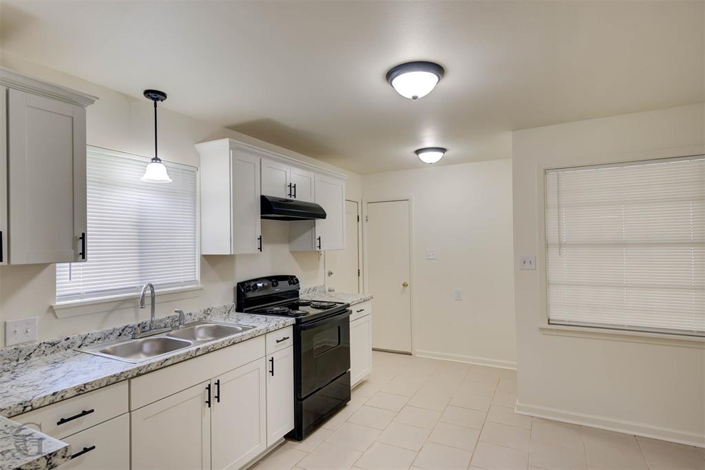 3413 Fernwood Lane Property Photo 6