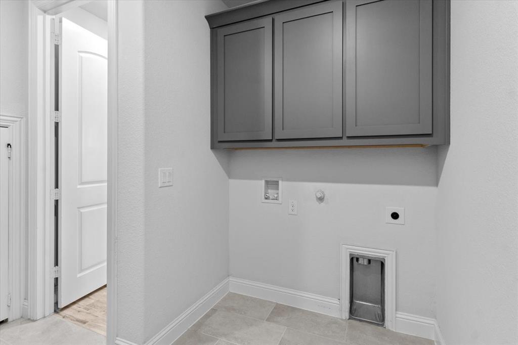 2200 Simpson Lane Property Photo 9