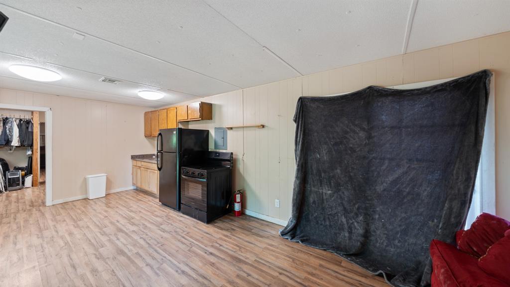2205 Hickory Street Property Photo 6