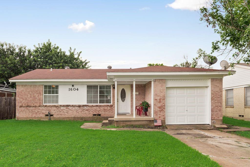1604 Summit Street Property Photo 1