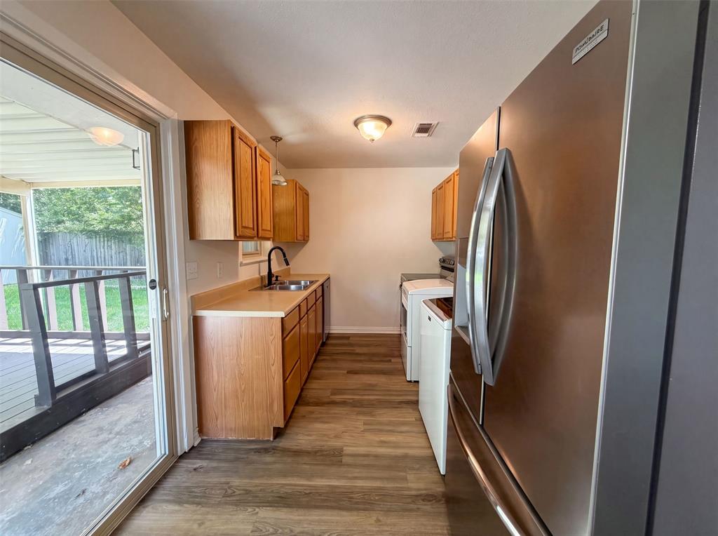 2549 Steven Drive Property Photo 6