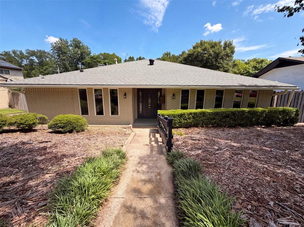 3423 Willow Crest Lane