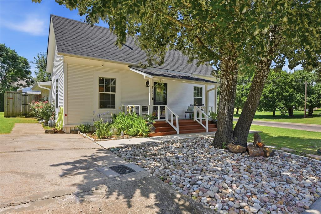 100 Buchanan Street Property Photo 1