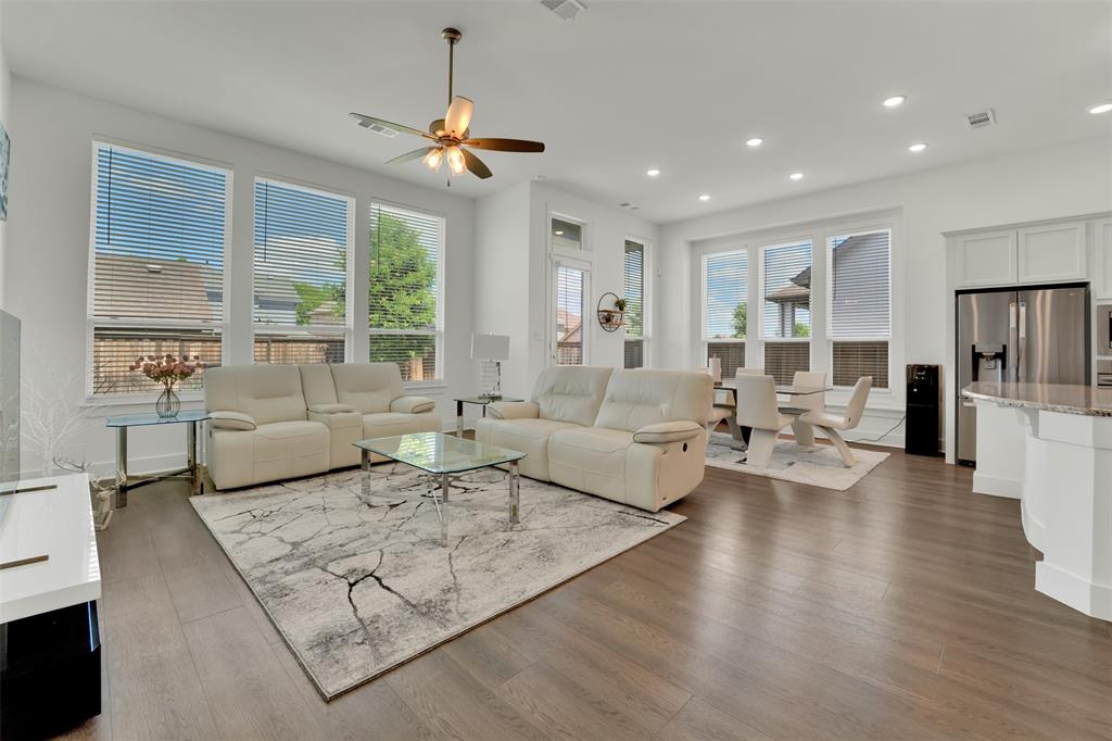 1824 Leo Drive Property Photo 1
