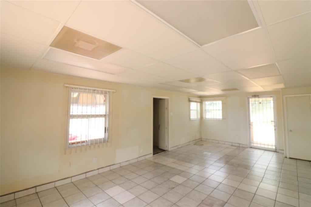 8039 Ferguson Road Property Photo 5