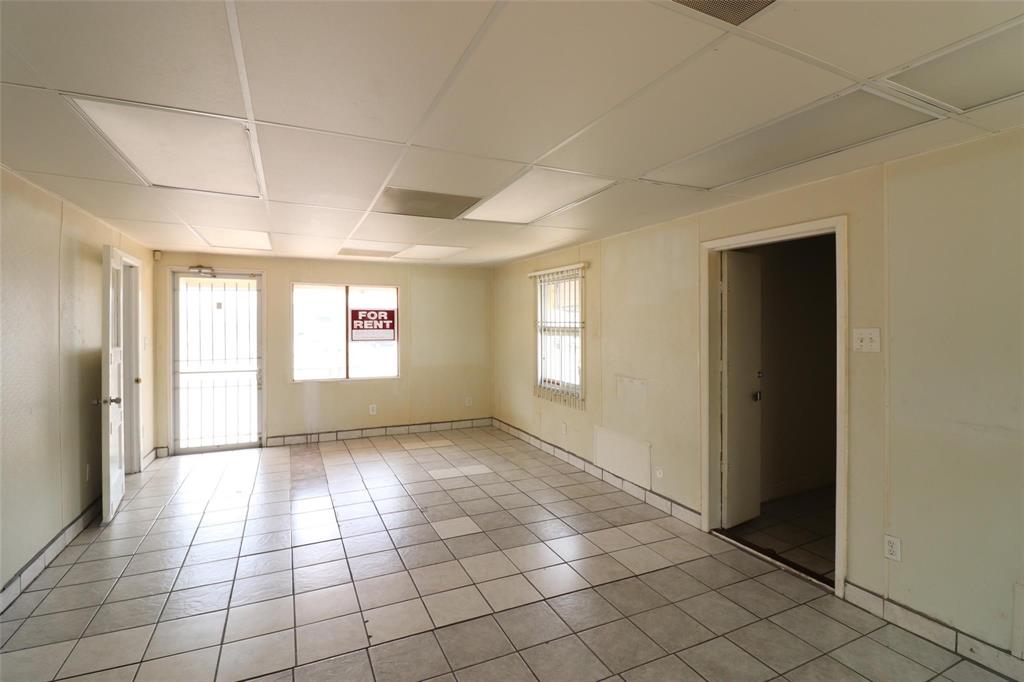 8039 Ferguson Road Property Photo 6