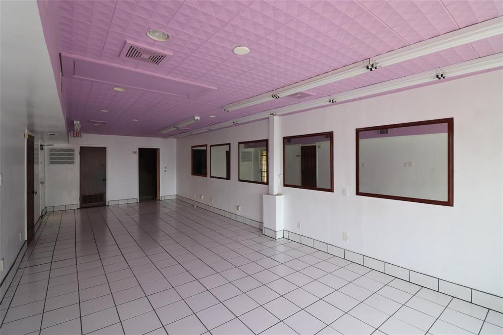 8039 Ferguson Road Property Photo 10