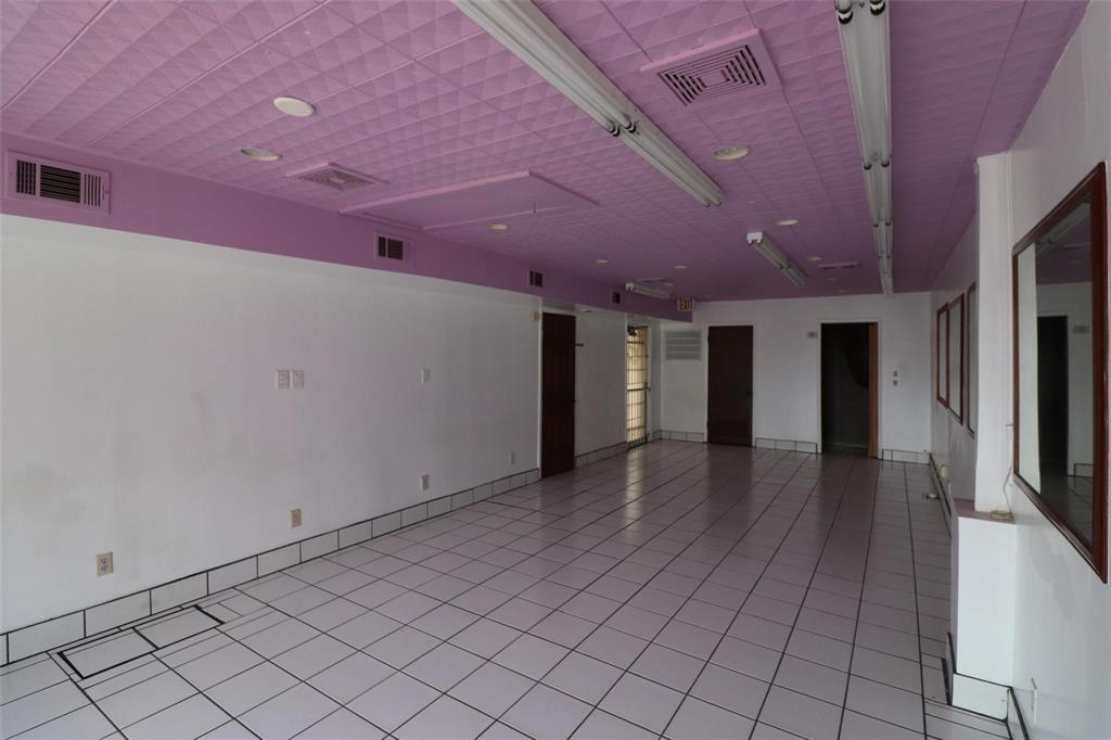 8039 Ferguson Road Property Photo 11
