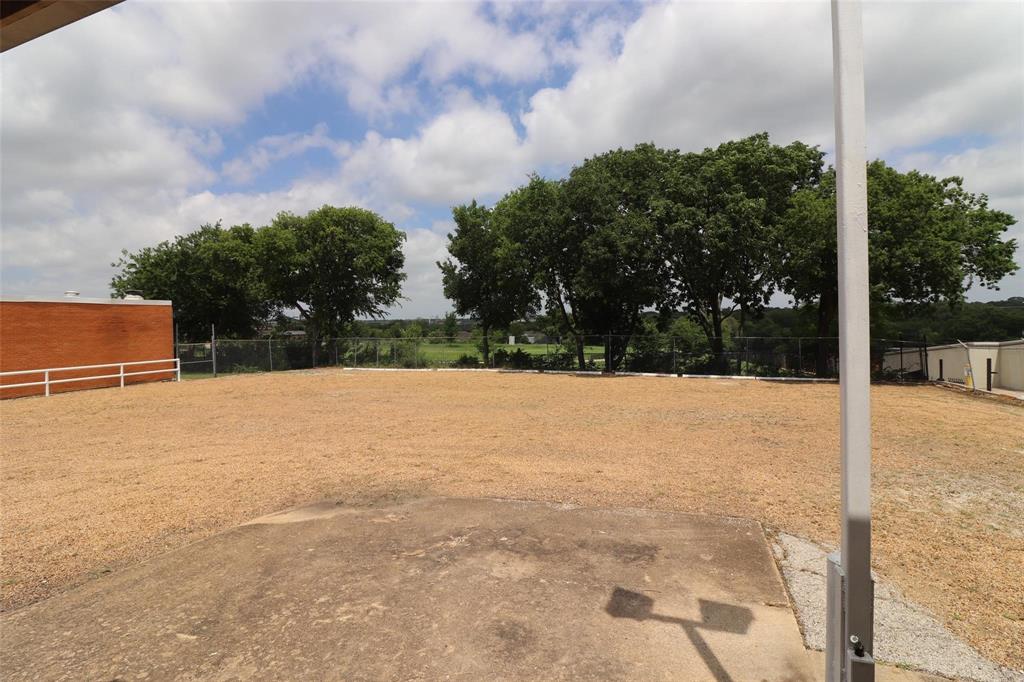 8039 Ferguson Road Property Photo 15