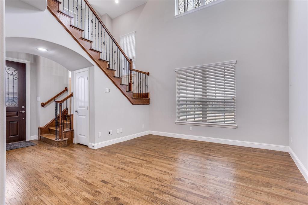 869 Rohan Drive Property Photo 5