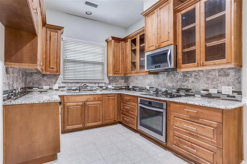 869 Rohan Drive Property Photo 11
