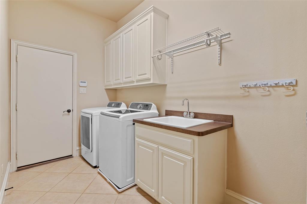 964 Cougar Drive Property Photo 22