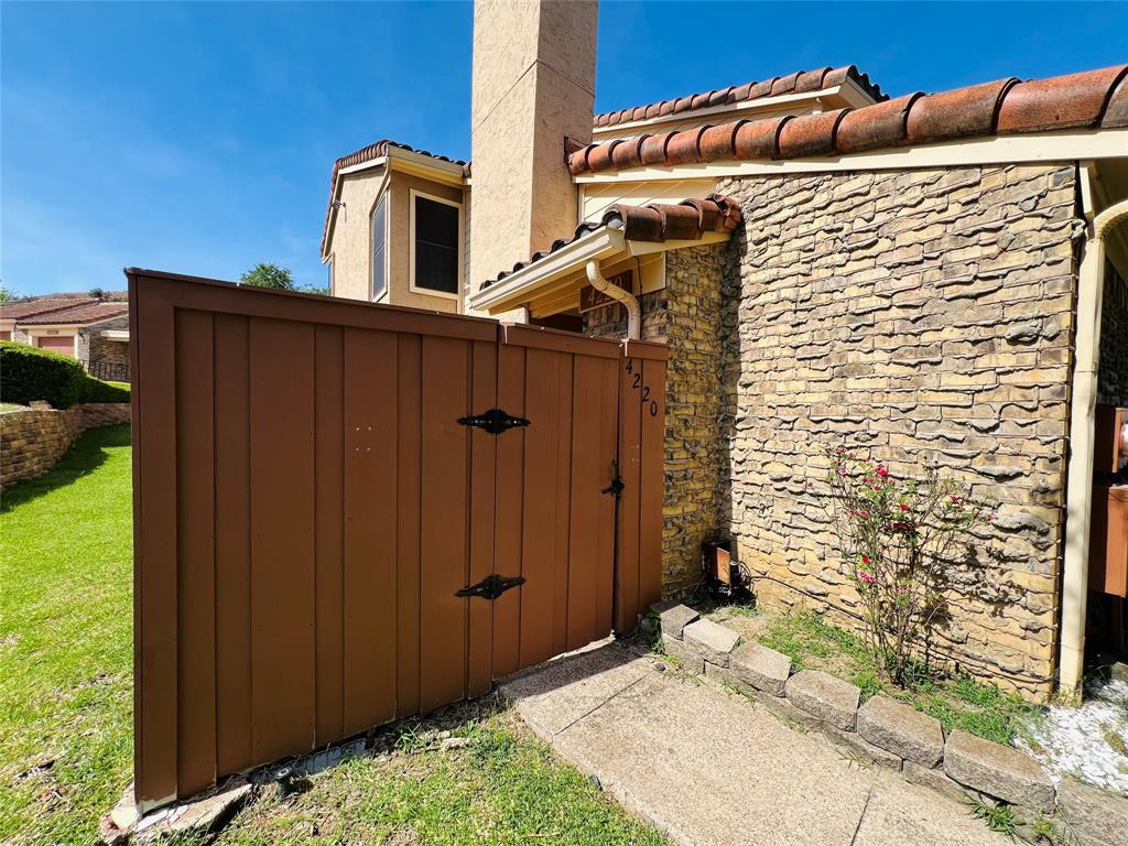 4220 Madera Road Property Photo 2