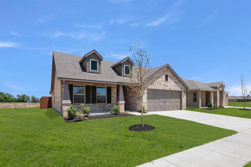 404 Comanche Drive Property Photo 2