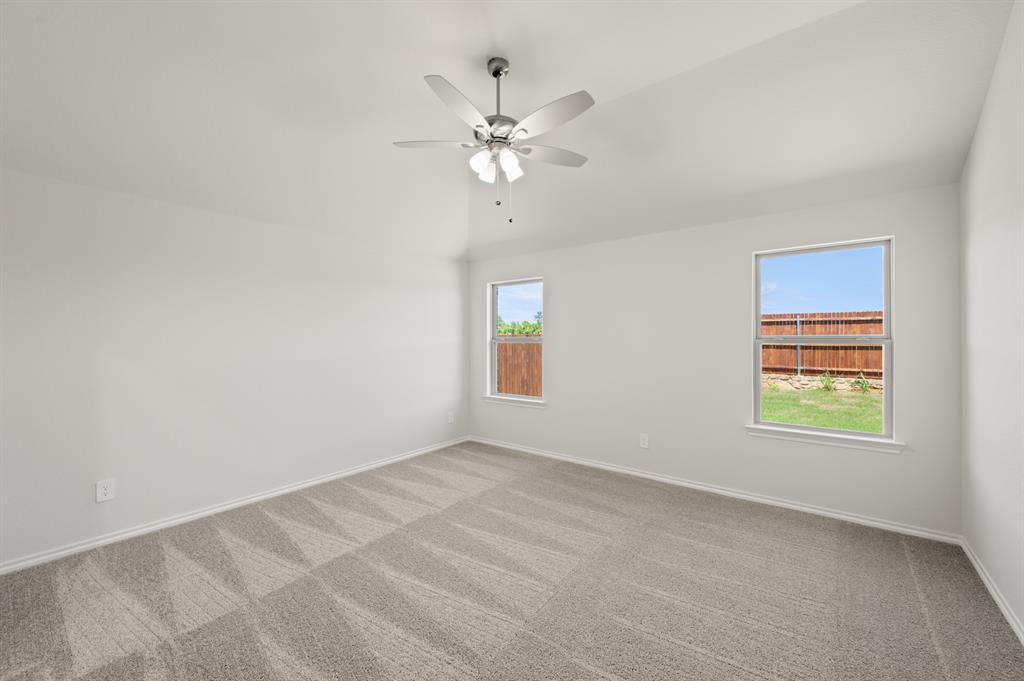 404 Comanche Drive Property Photo 8
