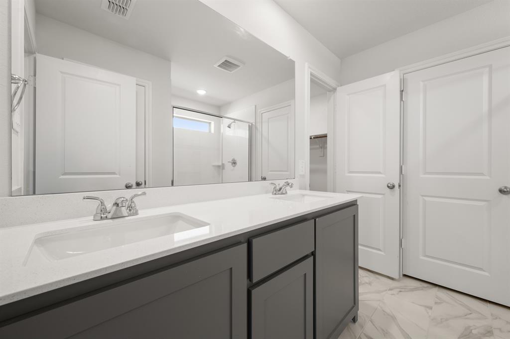 404 Comanche Drive Property Photo 10