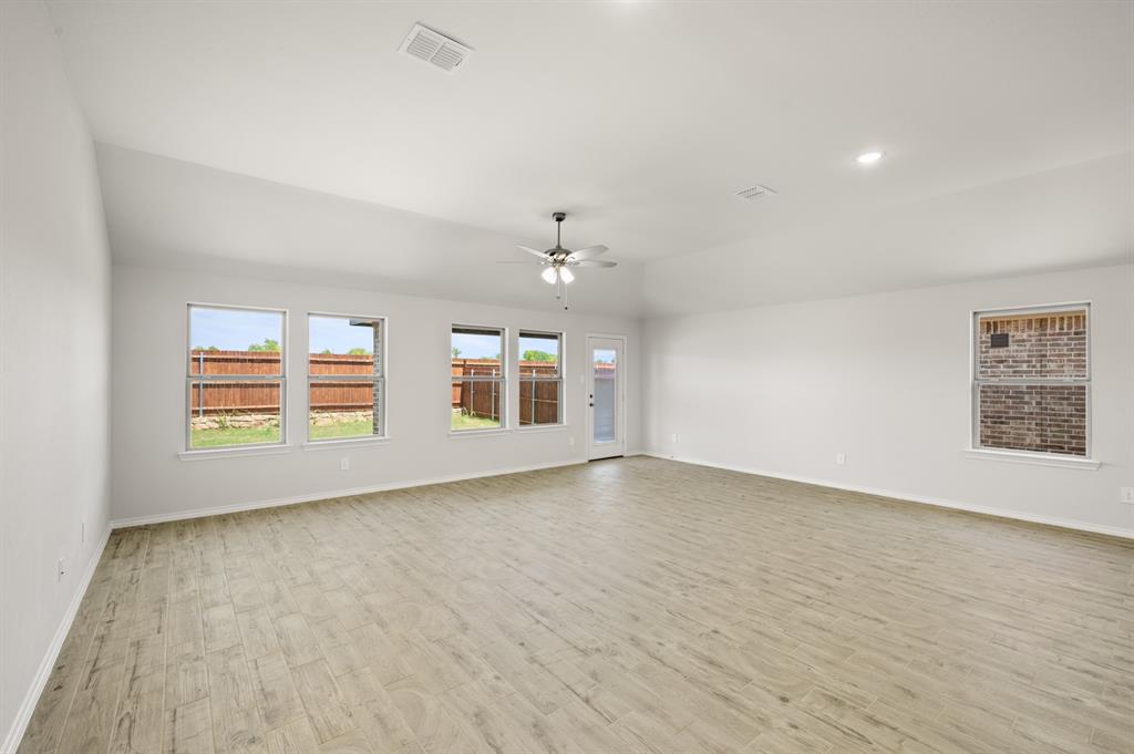 404 Comanche Drive Property Photo 17