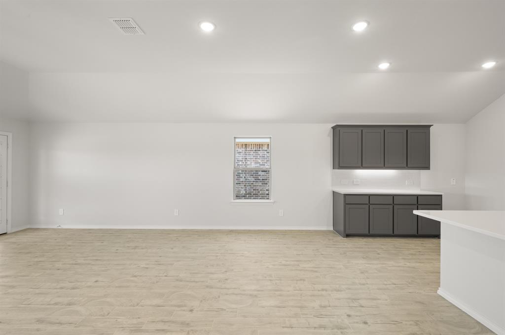 404 Comanche Drive Property Photo 18
