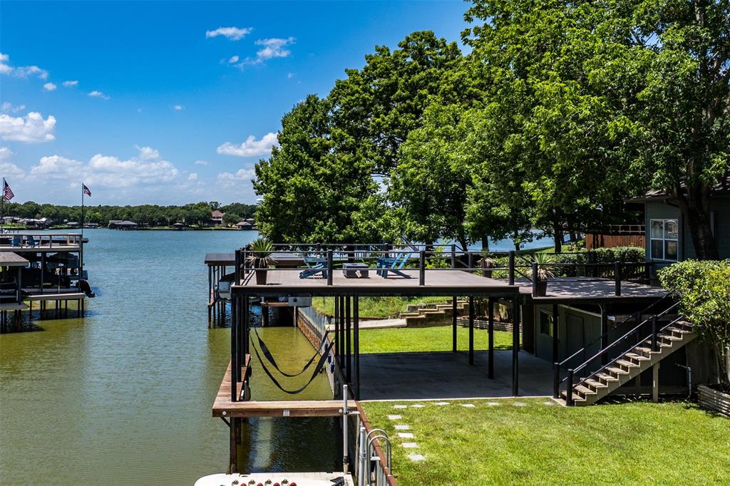 111 Hickory Creek Circle Property Photo 1