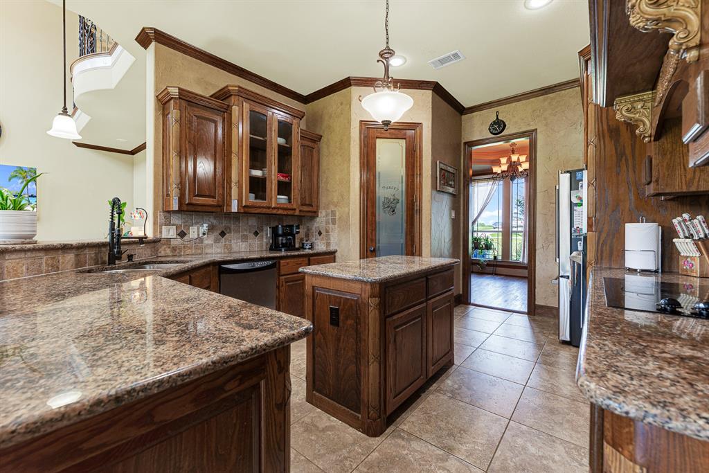 1132 Shadow Lakes Drive Property Photo 12