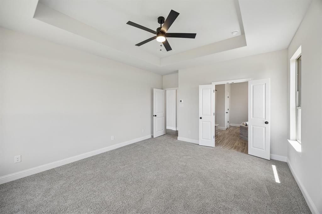 7701 Sheaves Trail Property Photo 3