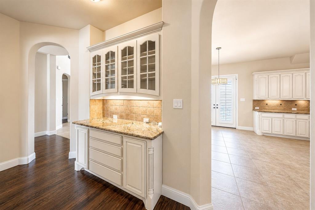 812 Cross Timbers Drive Property Photo 15